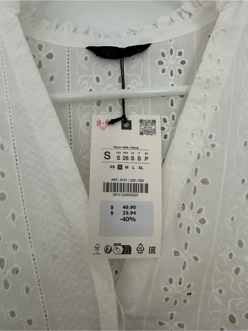 ZARA White Eyelet Puff Sleeve V-Neck Blouse